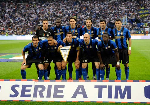 中场核心连续突破防守制造机会