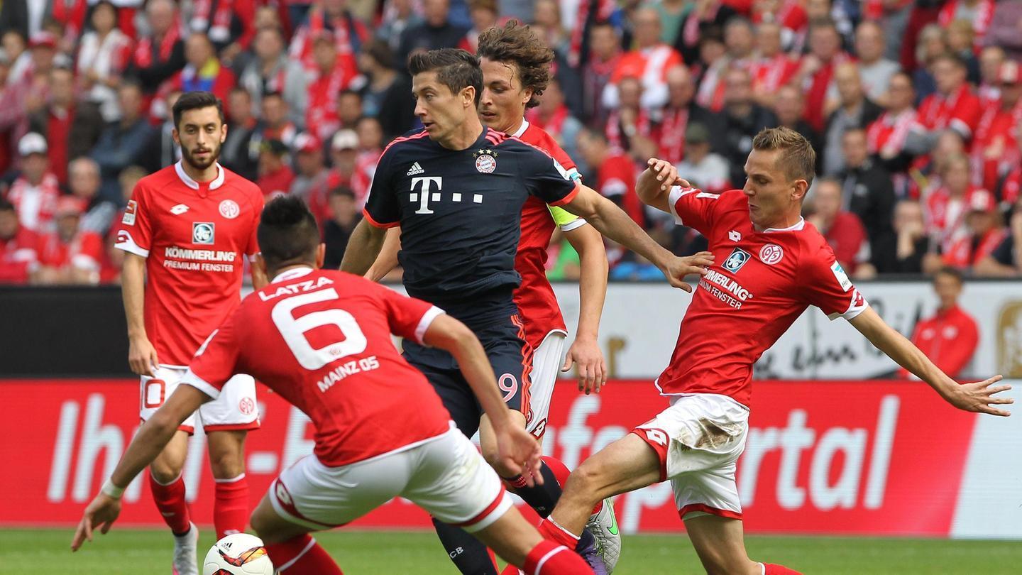 姆巴佩手指骨折不下火线！皇马精神传承者誓死一战 伯纳乌球迷爆发不满