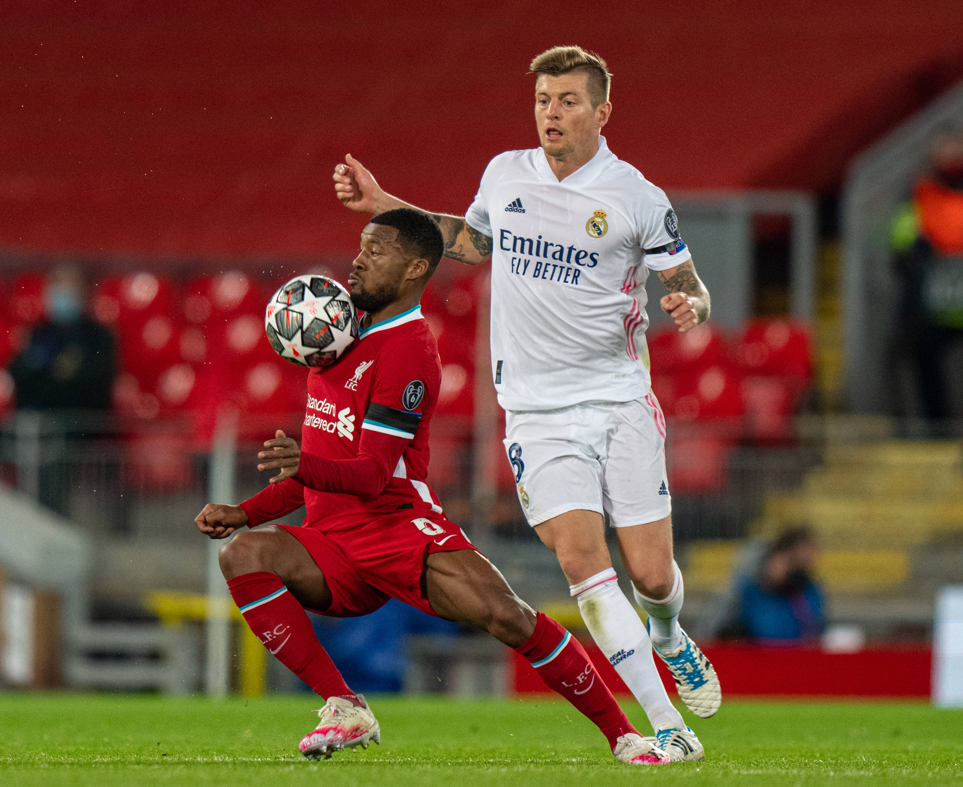 三分11中10生涯新高！穆雷25中19得到52分6板4助