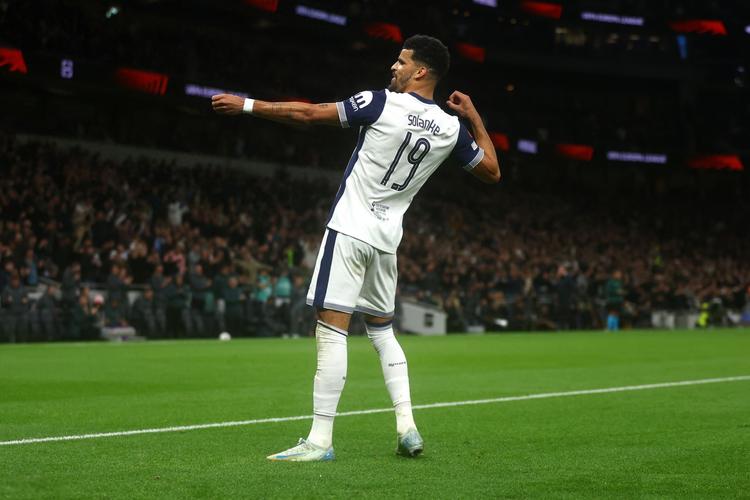 一日英超动向：曼城再具争冠实力，萨拉赫猛批斯洛特引发矛盾