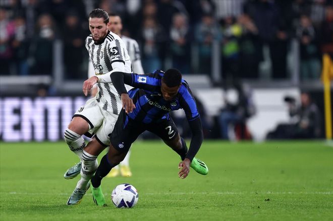 记者：国米失去邓弗里斯后右路失守；新援恩里克完全不合格