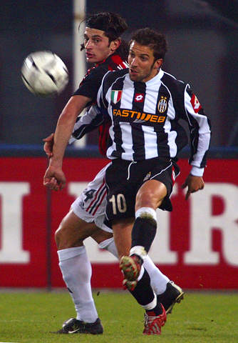 巴黎人报：登贝莱患流感缺席训练，可能无缘出战毕尔巴鄂